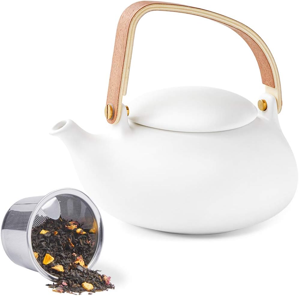 Simple tea infuser for everyday Japanese tea